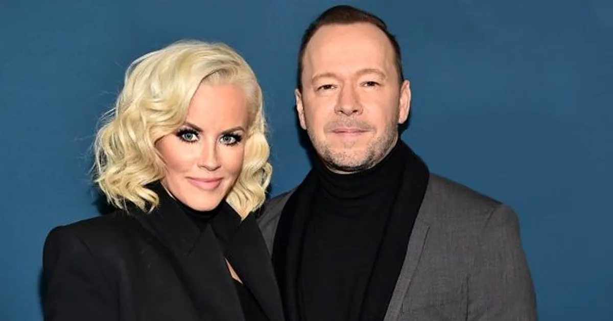 Donnie Wahlberg's Wife Showed Off Surprise Bedroom Makeover For Husband 