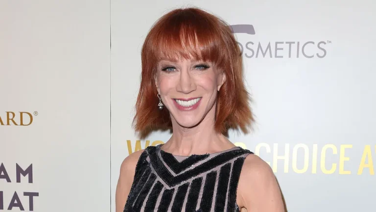 Kathy Griffin Apologizes After Drawing Outrage for Beheading ‘Trump’ in Photo
