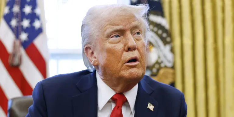 Users React to Picture Hanging Outside the Oval Office